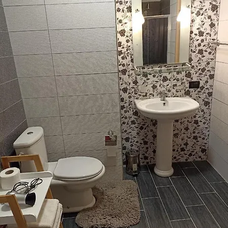 Cinco 33 Kufrujeme.cz 公寓 Durrës