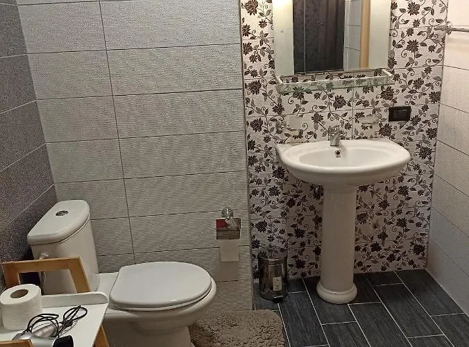 Cinco 33 Kufrujeme.cz Appartement Durrës